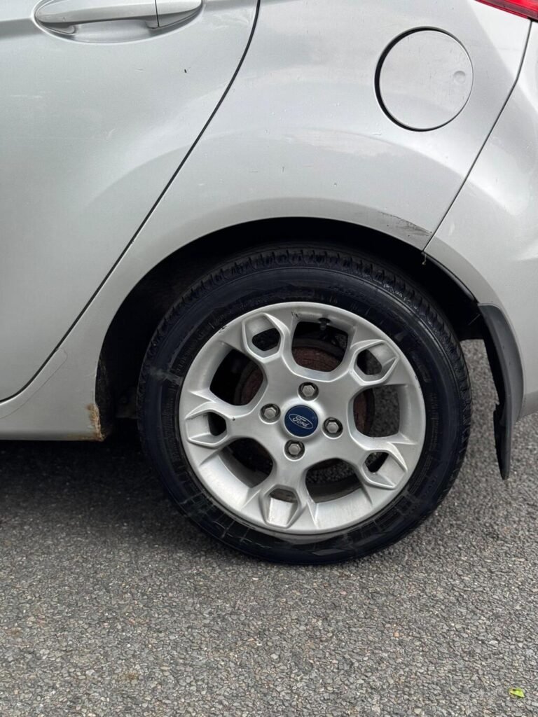 2011 Ford Fiesta, photo 28