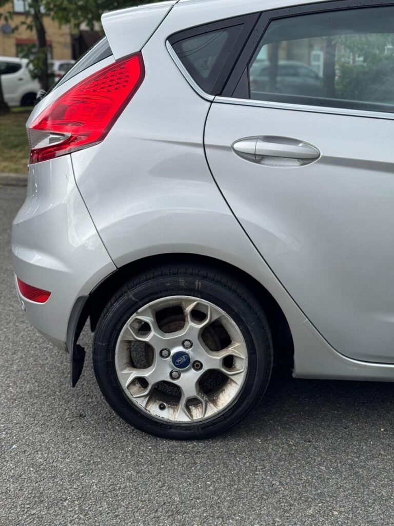 2011 Ford Fiesta, photo 25