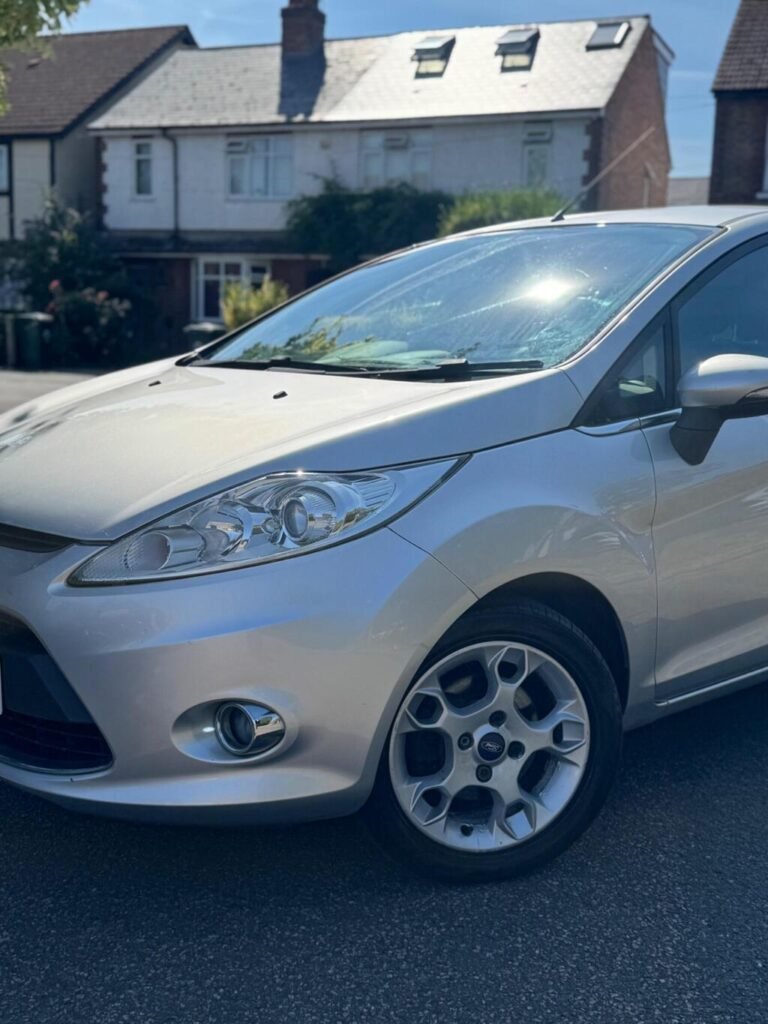 2010 Ford Fiesta, photo 3