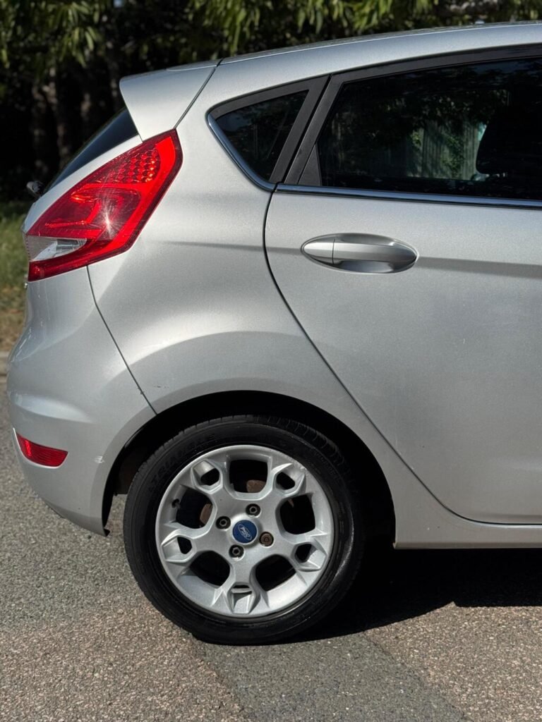2010 Ford Fiesta, photo 25