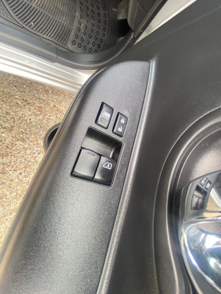 2013 Nissan Micra, photo 27