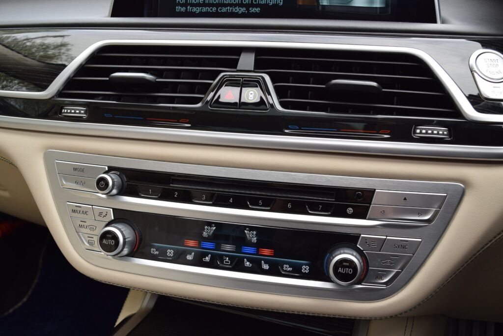 BMW M760Li, photo 51