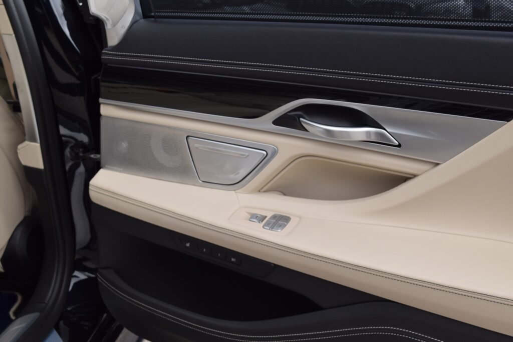 BMW M760Li, photo 41