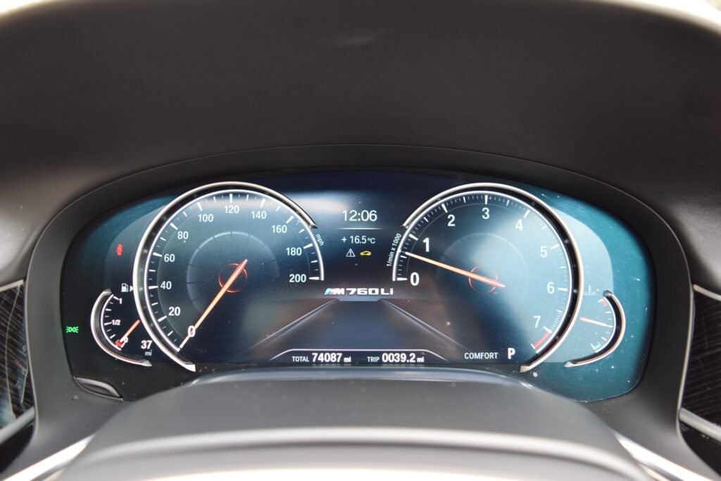 BMW M760Li, photo 13
