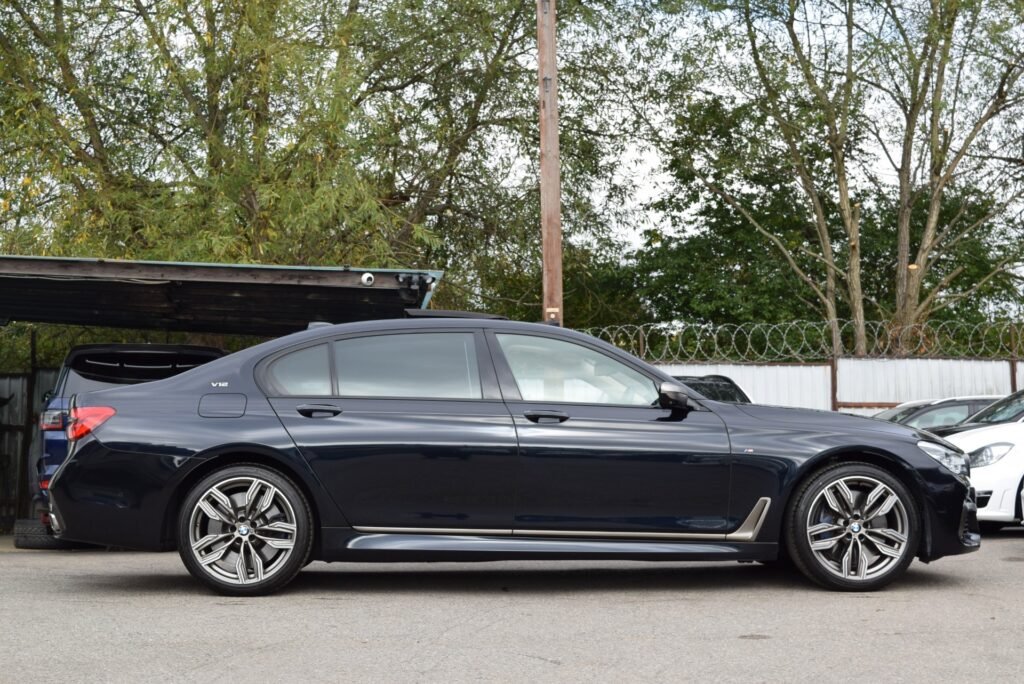 BMW M760Li, photo 7