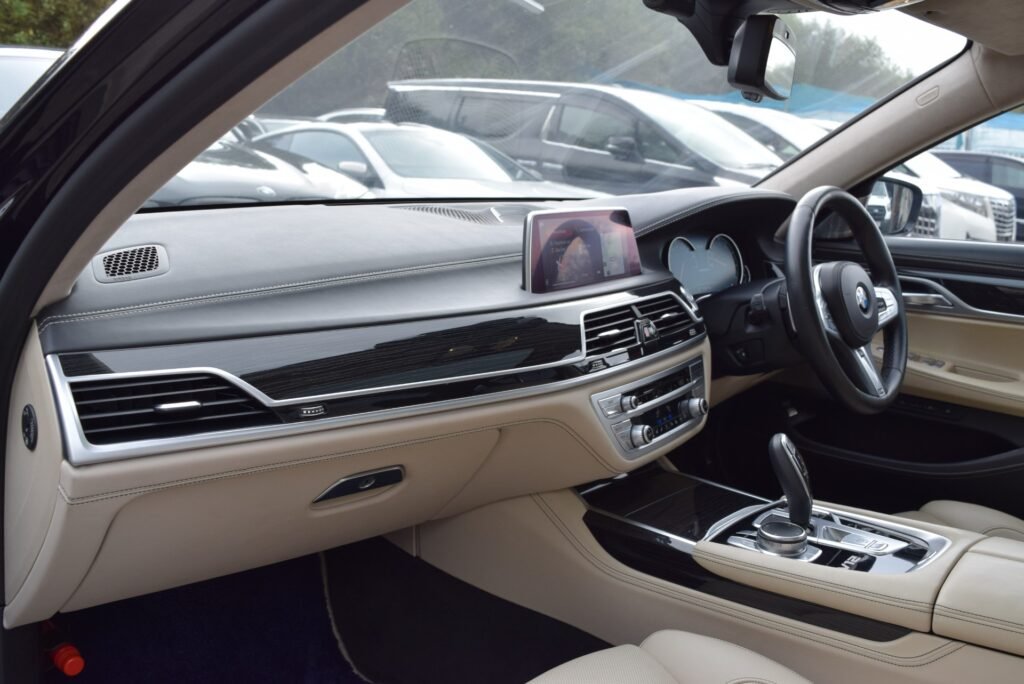 BMW M760Li, photo 15