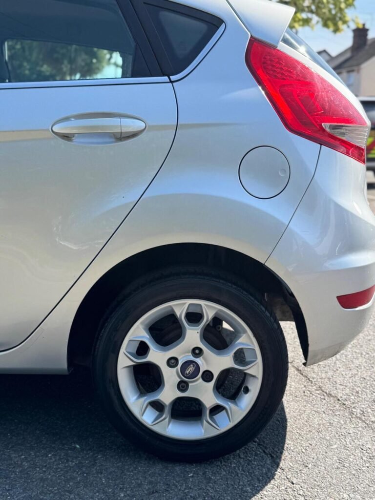 2010 Ford Fiesta, photo 28