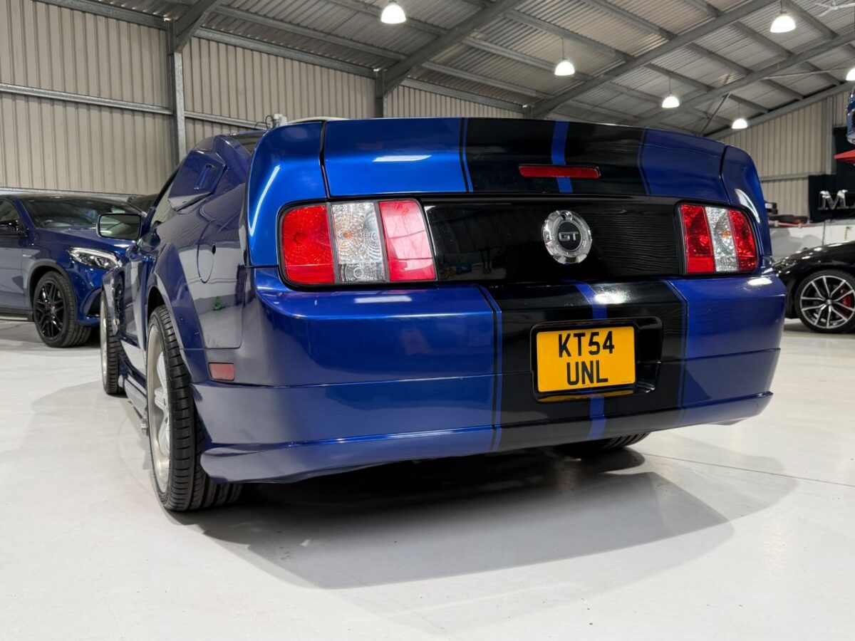 2004 FORD MUSTANG GT Cervini 4.6 V8 Manual