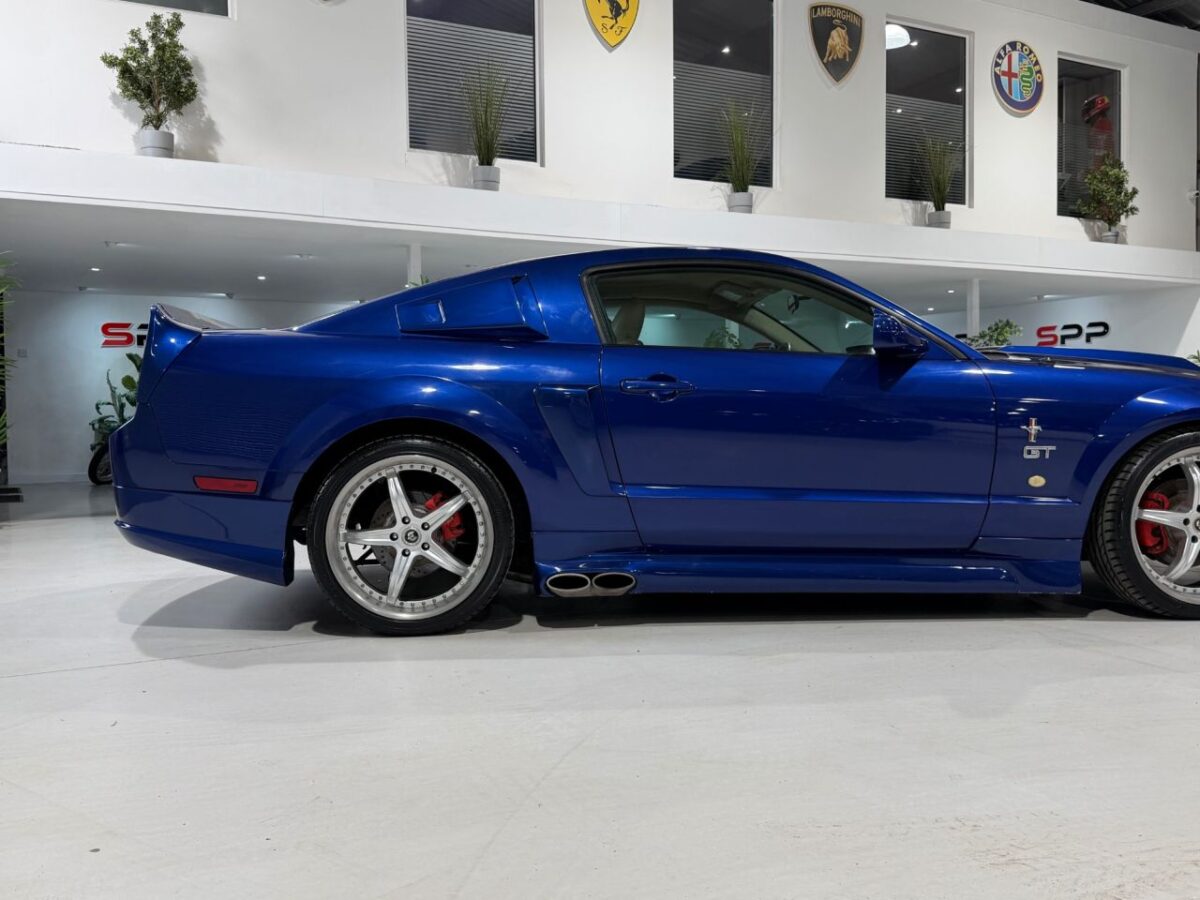 2004 FORD MUSTANG GT Cervini 4.6 V8 Manual