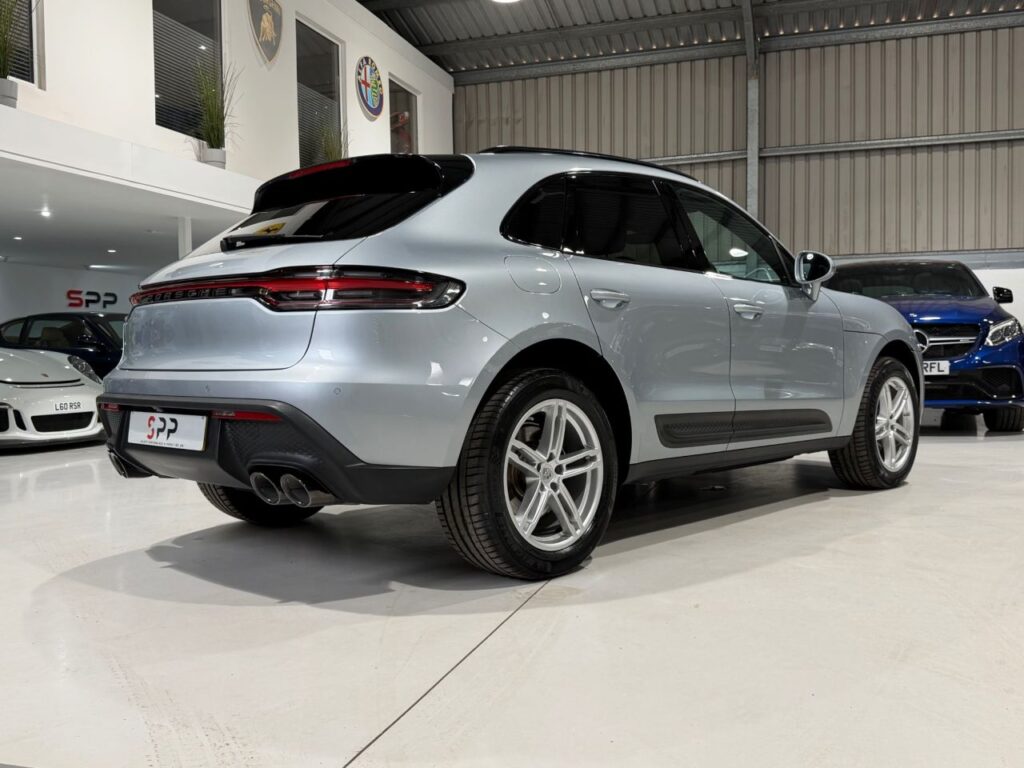 2023 PORSCHE MACAN 2.0T SUV 5dr Petrol PDK 4WD Euro 6 (s/s) (265 ps), photo 32