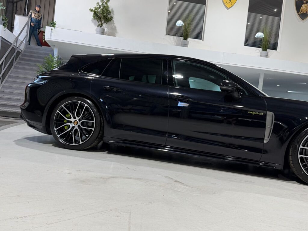 2023 PORSCHE PANAMERA 2.9 V6 E-Hybrid 17.9kWh 4 Platinum Edition Sport Turismo 5dr Petrol Plug-in, photo 35