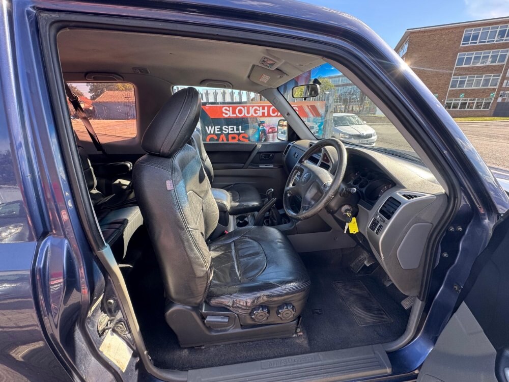 2006 Mitsubishi Shogun 3.2 DI-D Equippe SUV 3dr Diesel Manual (251 g/km, 158 bhp)