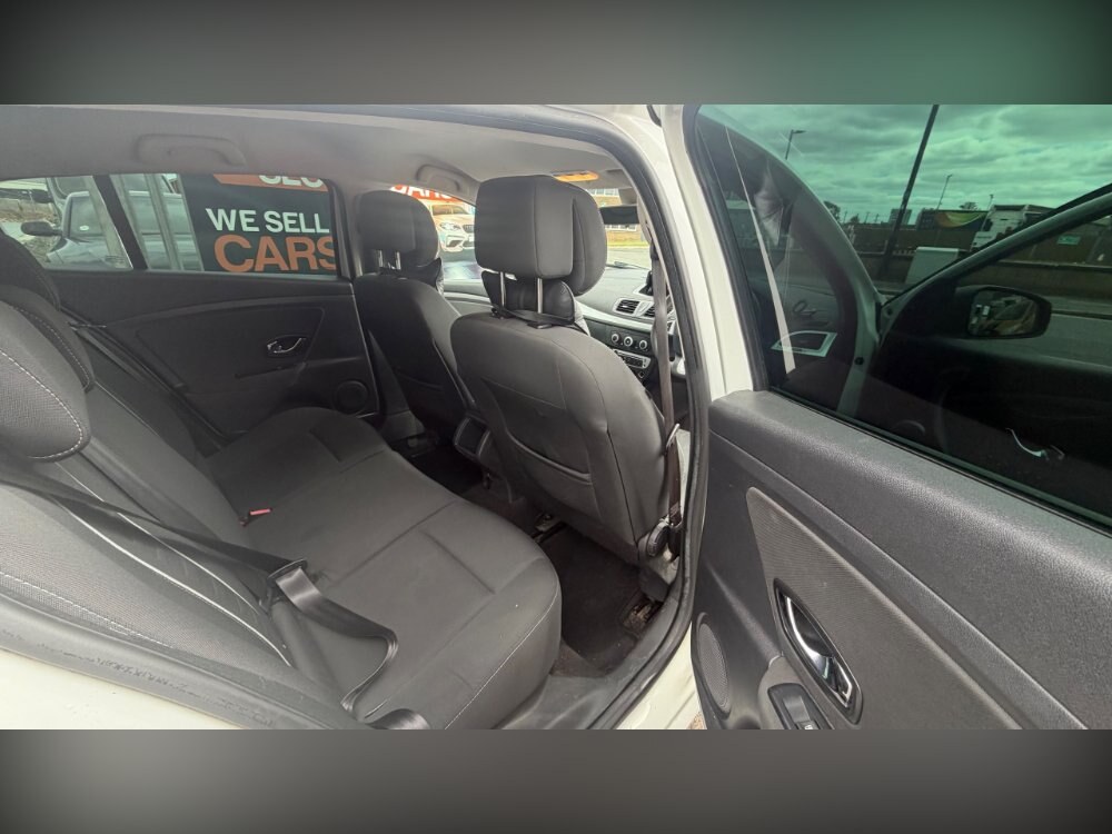 2012 Renault Megane 1.6 16V Dynamique TomTom Hatchback 5dr Petrol Manual Euro 5 (110 ps)
