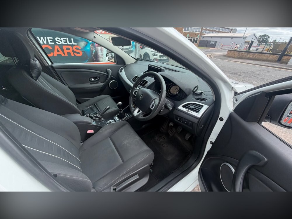 2012 Renault Megane 1.6 16V Dynamique TomTom Hatchback 5dr Petrol Manual Euro 5 (110 ps)