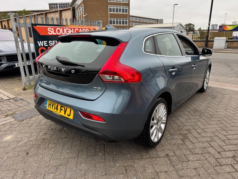 2014 Volvo V40 1.6 D2 SE Lux Nav Hatchback 5dr Diesel Manual Euro 5 (s/s) (115 ps)