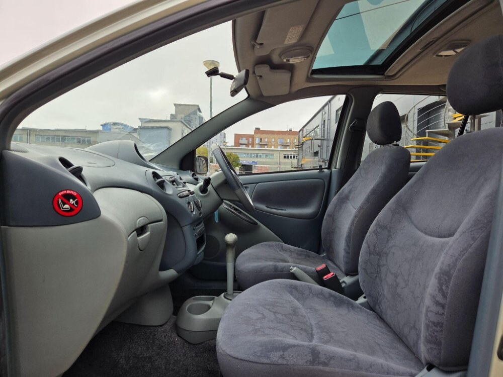 2002 Toyota Yaris 1.3 VVT-i 16v CDX 5dr