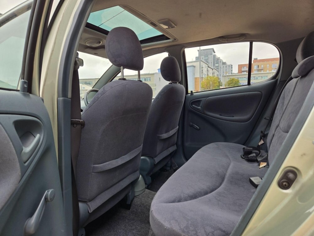 2002 Toyota Yaris 1.3 VVT-i 16v CDX 5dr