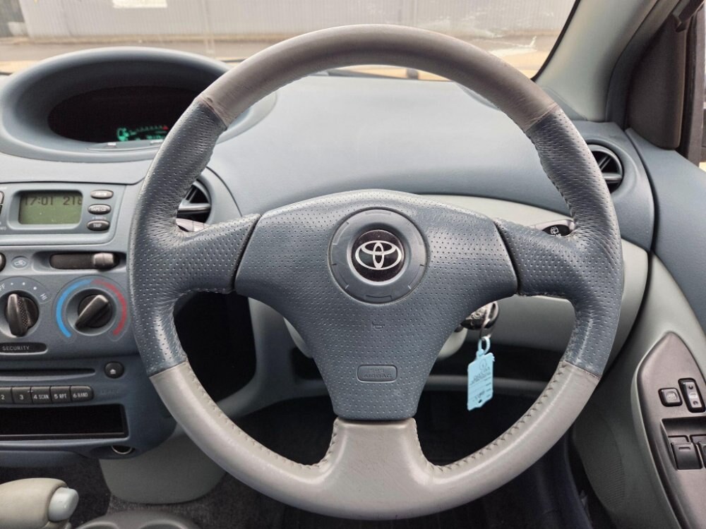 2002 Toyota Yaris 1.3 VVT-i 16v CDX 5dr