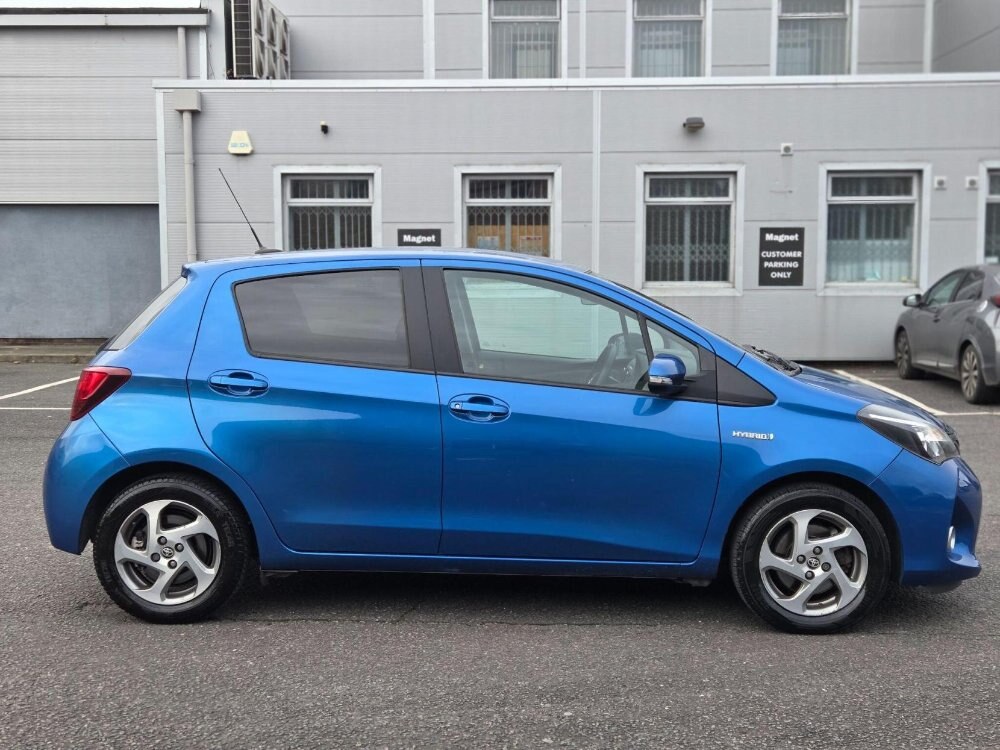2016 Toyota Yaris 1.5 VVT-h Icon E-CVT Euro 6 5dr (Safety Sense)