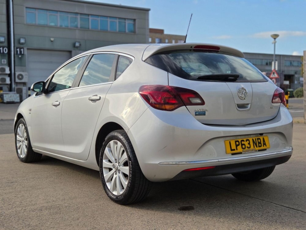 2014 Vauxhall Astra 1.6 16v Elite Auto Euro 5 5dr