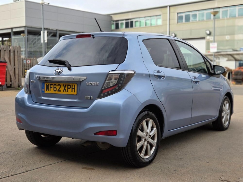 2012 Toyota Yaris 1.5 VVT-h T4 CVT Euro 5 5dr
