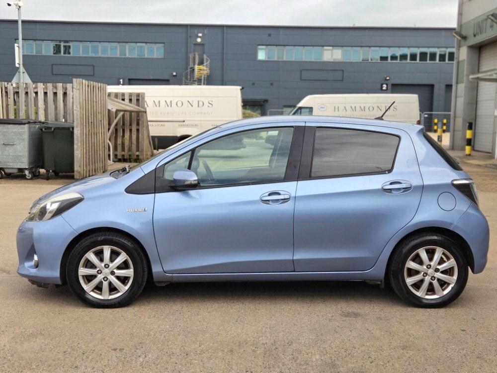 2012 Toyota Yaris 1.5 VVT-h T4 CVT Euro 5 5dr