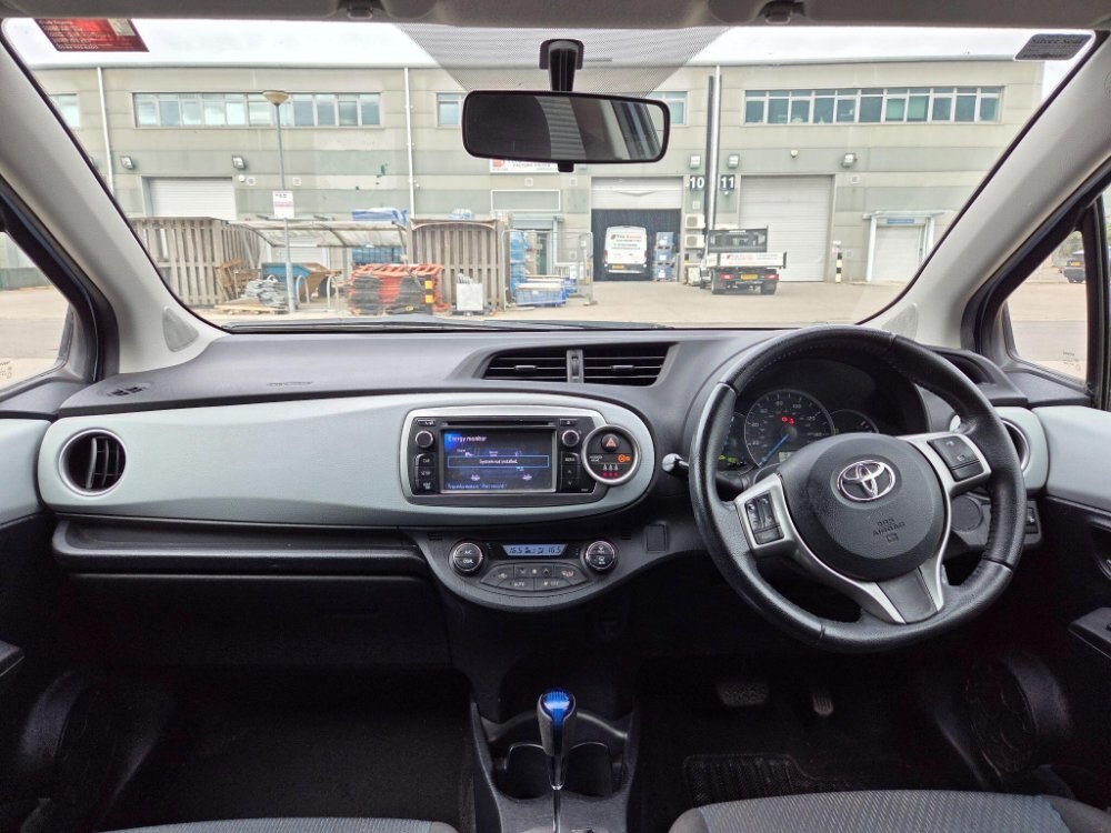 2012 Toyota Yaris 1.5 VVT-h T4 CVT Euro 5 5dr