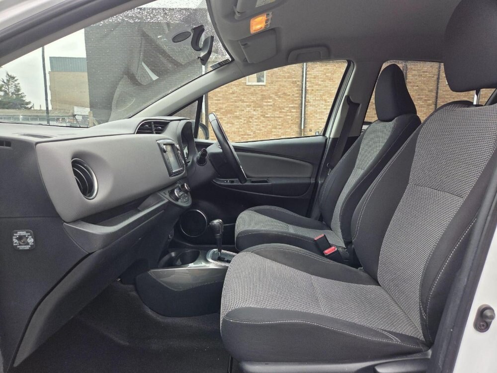 2017 Toyota Yaris 1.5 VVT-h Icon E-CVT Euro 6 (s/s) 5dr