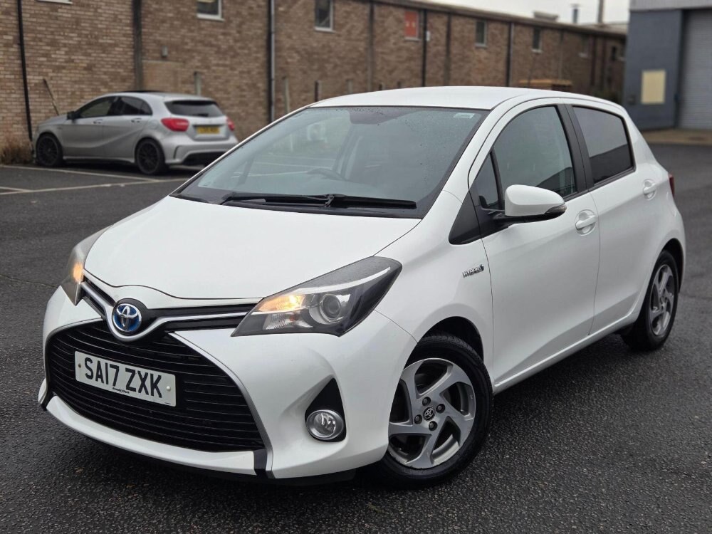 2017 Toyota Yaris 1.5 VVT-h Icon E-CVT Euro 6 (s/s) 5dr