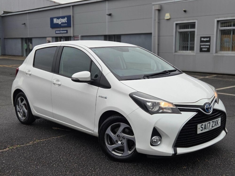 2017 Toyota Yaris 1.5 VVT-h Icon E-CVT Euro 6 (s/s) 5dr