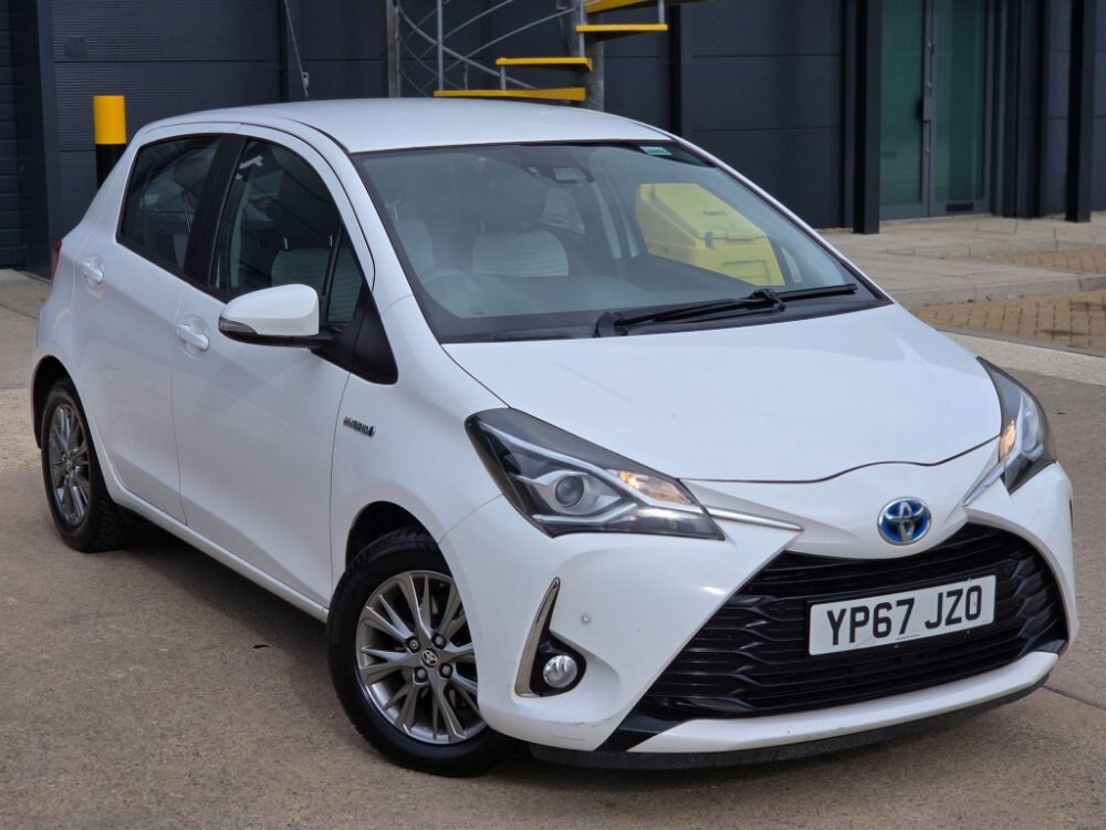 2017 Toyota Yaris 1.5 VVT-h Icon Tech E-CVT Euro 6 (s/s) 5dr