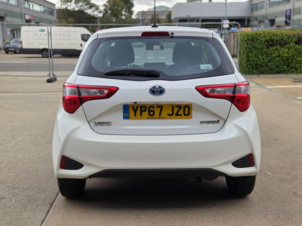 2017 Toyota Yaris 1.5 VVT-h Icon Tech E-CVT Euro 6 (s/s) 5dr