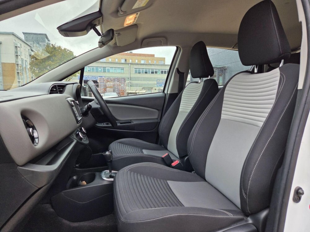2017 Toyota Yaris 1.5 VVT-h Icon Tech E-CVT Euro 6 (s/s) 5dr