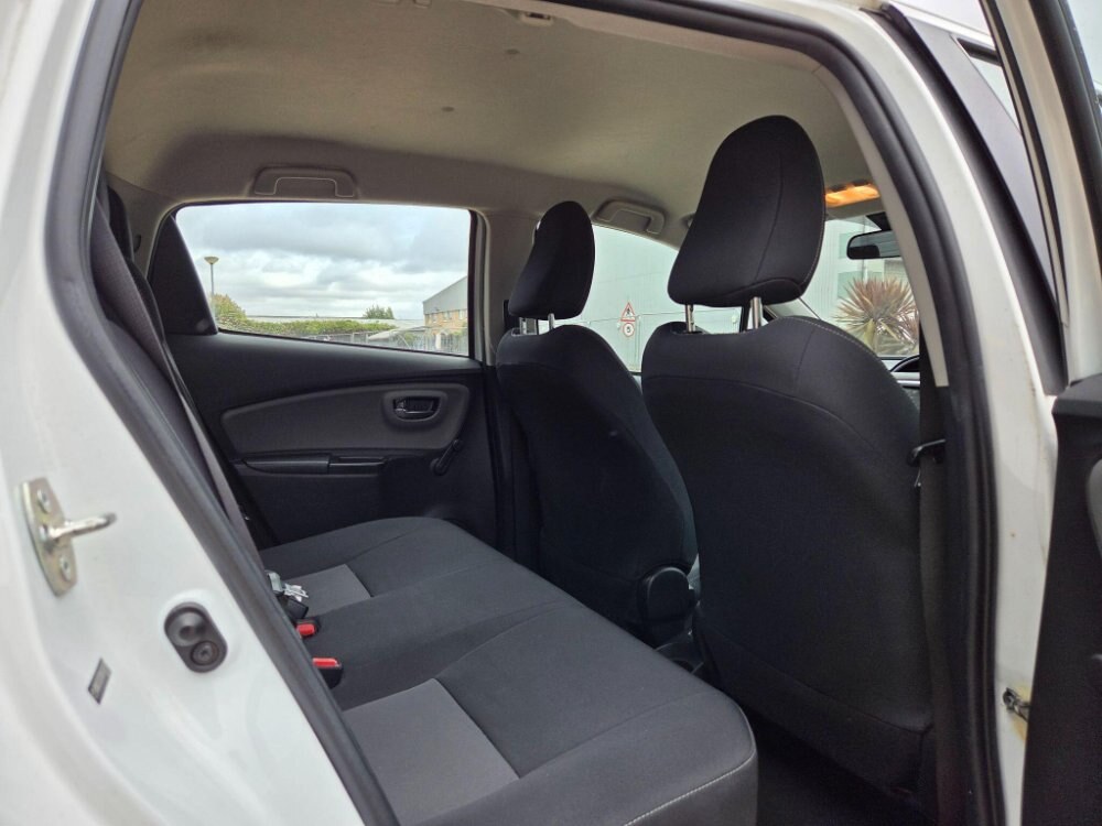 2017 Toyota Yaris 1.5 VVT-h Icon Tech E-CVT Euro 6 (s/s) 5dr