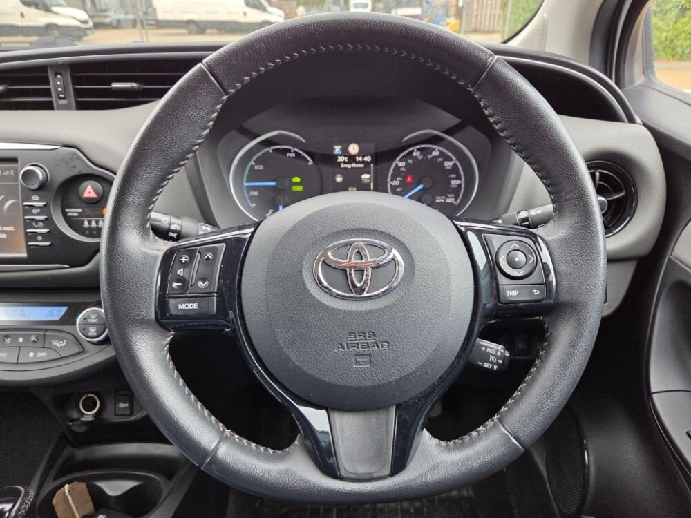 2017 Toyota Yaris 1.5 VVT-h Icon Tech E-CVT Euro 6 (s/s) 5dr