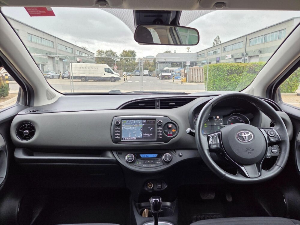 2017 Toyota Yaris 1.5 VVT-h Icon Tech E-CVT Euro 6 (s/s) 5dr