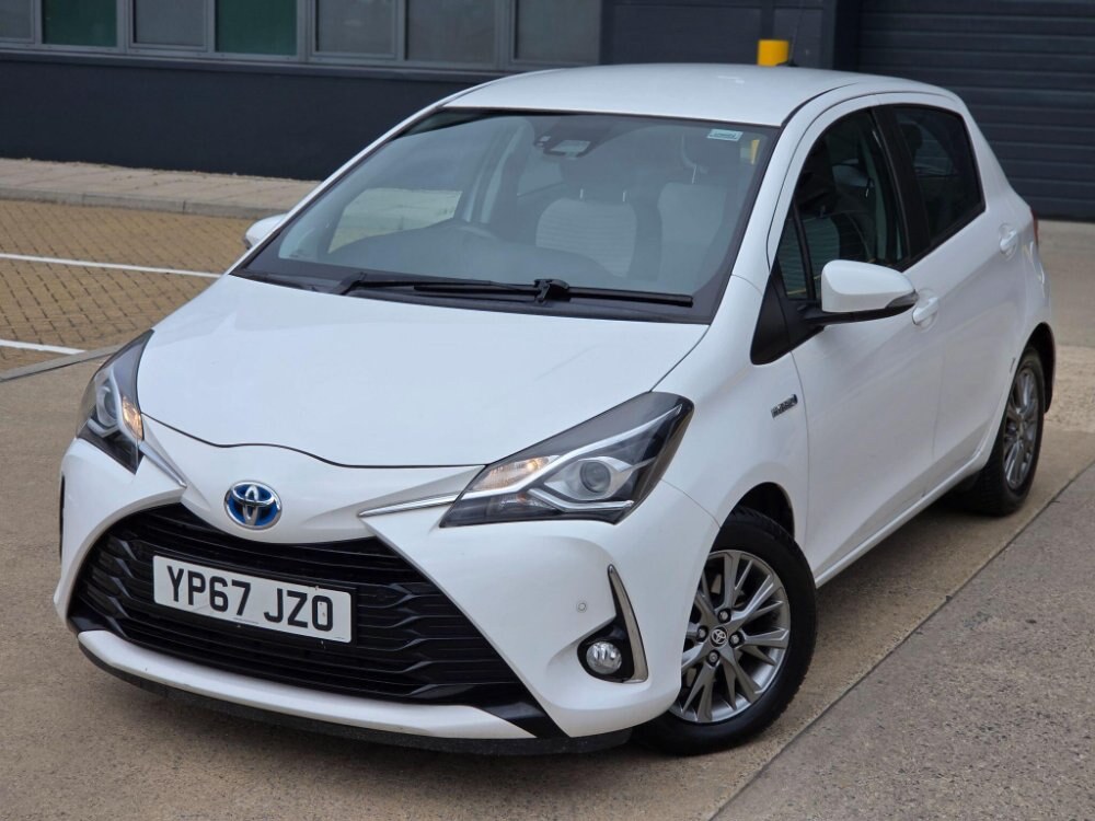 2017 Toyota Yaris 1.5 VVT-h Icon Tech E-CVT Euro 6 (s/s) 5dr