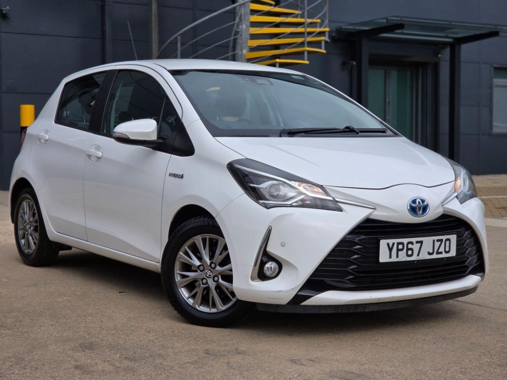 2017 Toyota Yaris 1.5 VVT-h Icon Tech E-CVT Euro 6 (s/s) 5dr