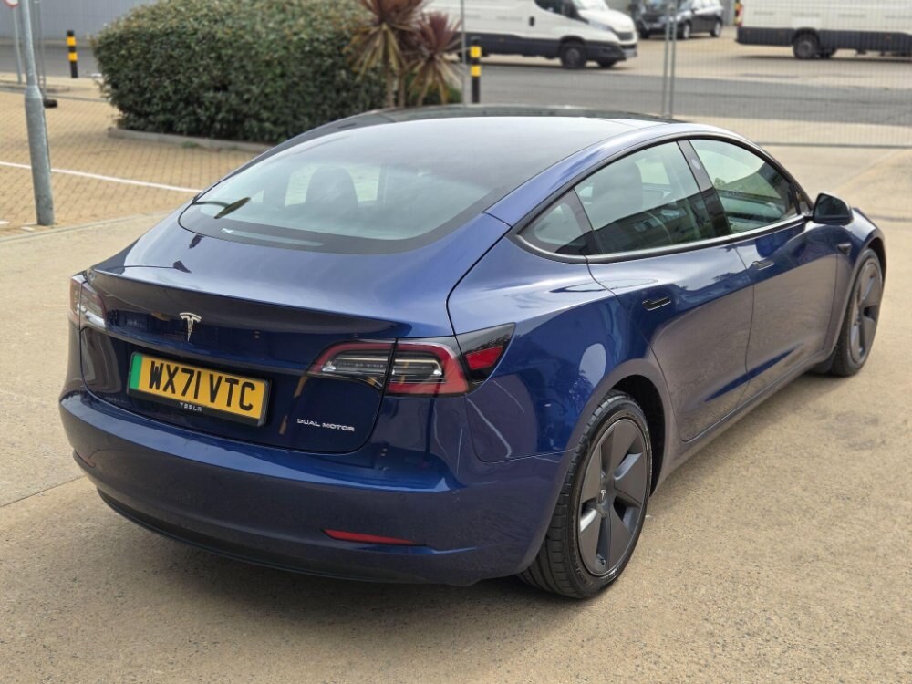 2021 Tesla Model 3 (Dual Motor) Long Range Auto 4WDE 4dr