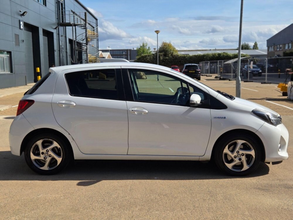 2016 Toyota Yaris 1.5 VVT-h Icon E-CVT Euro 6 5dr