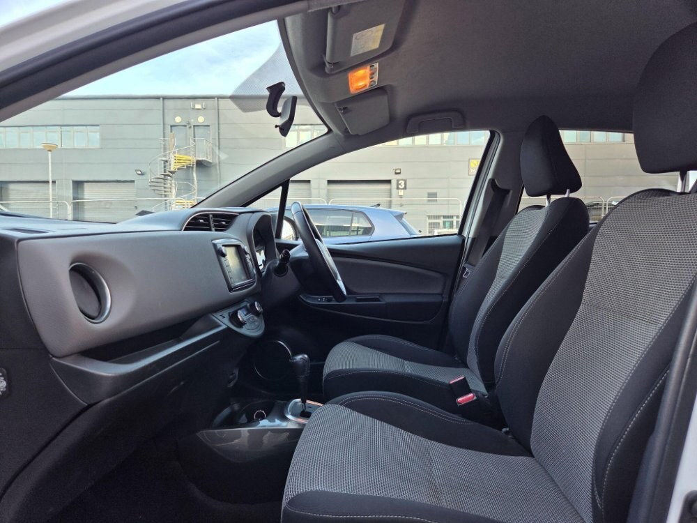 2016 Toyota Yaris 1.5 VVT-h Icon E-CVT Euro 6 5dr