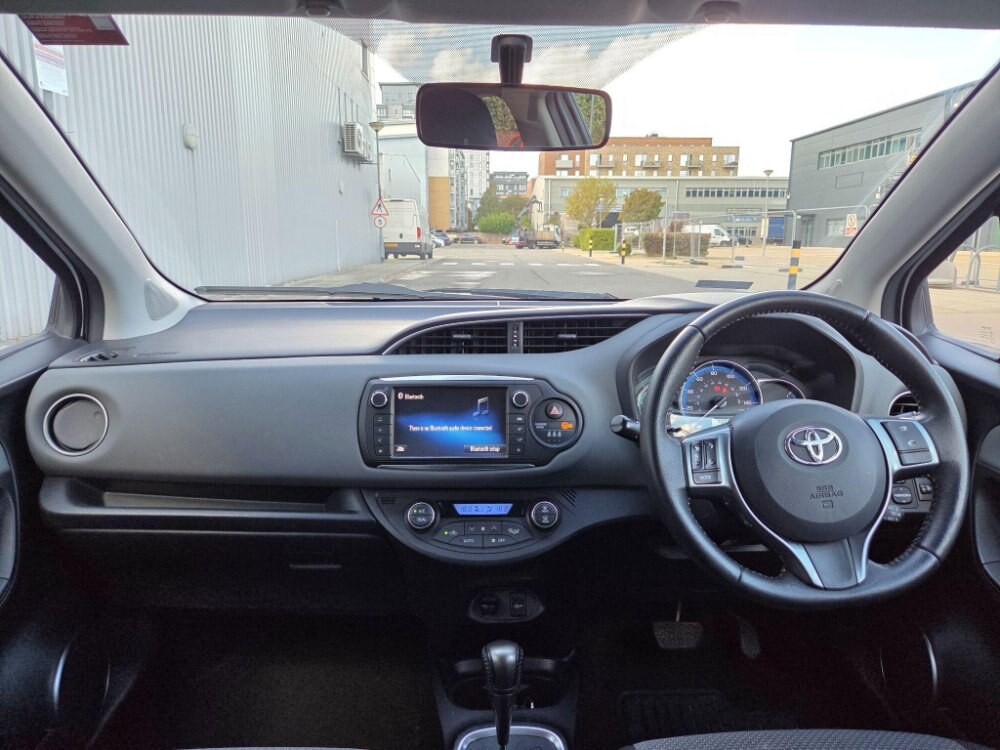 2016 Toyota Yaris 1.5 VVT-h Icon E-CVT Euro 6 5dr