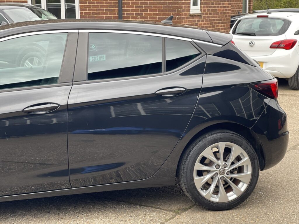 2017 Vauxhall Astra 1.4 i Turbo Tech Line Nav
