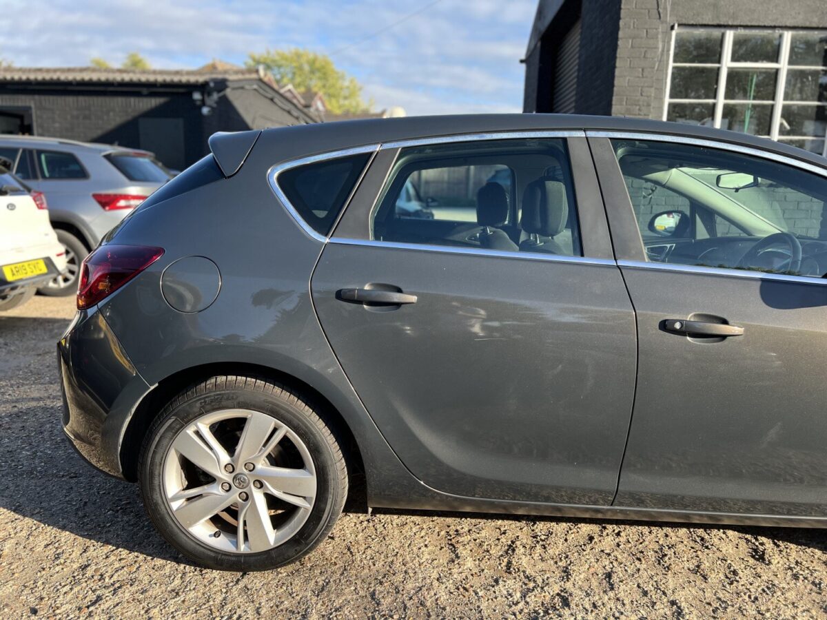 2013 Vauxhall Astra 1.6 16v SRi