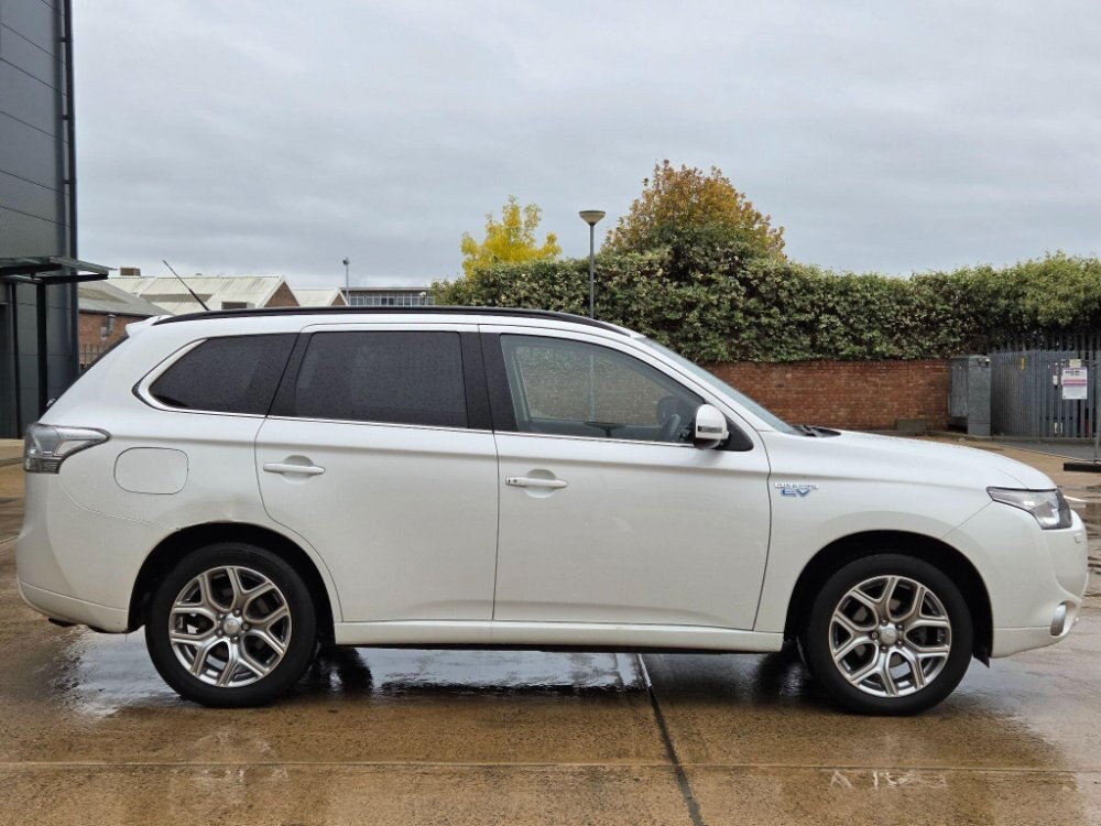2015 Mitsubishi Outlander 2.0h 12kWh GX4h CVT 4WD Euro 5 (s/s) 5dr