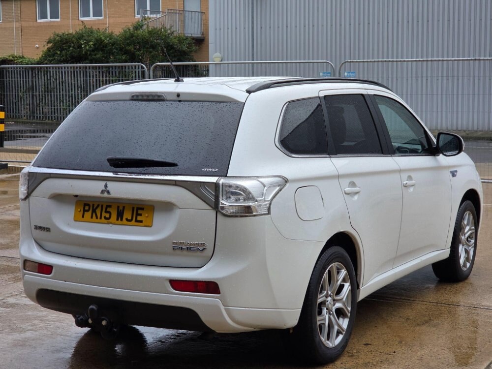 2015 Mitsubishi Outlander 2.0h 12kWh GX4h CVT 4WD Euro 5 (s/s) 5dr