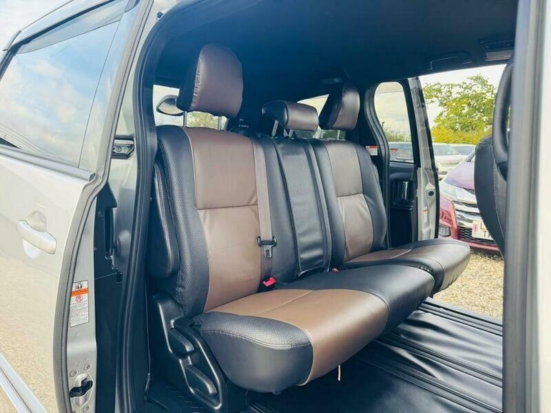 2017 Toyota Estima 2.4 PETROL AUTO 5 DOOR 8 SEATER, photo 15