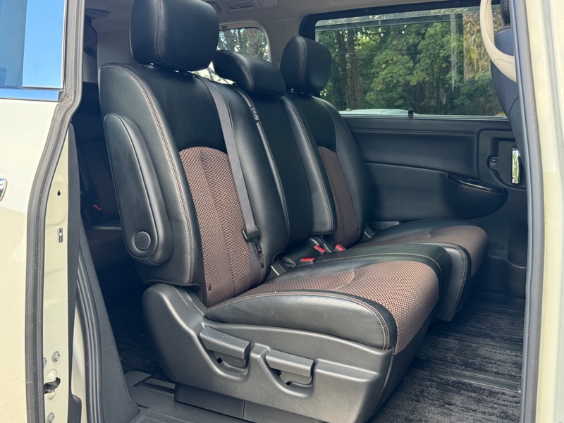 2013 Nissan Elgrand Highway star
