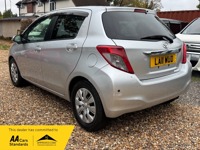 2011 Toyota Vitz