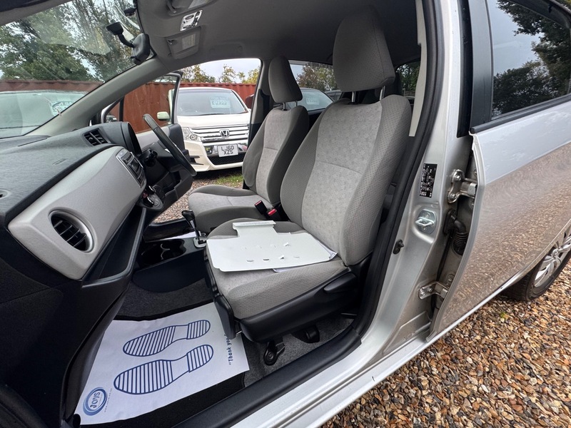2011 Toyota Vitz